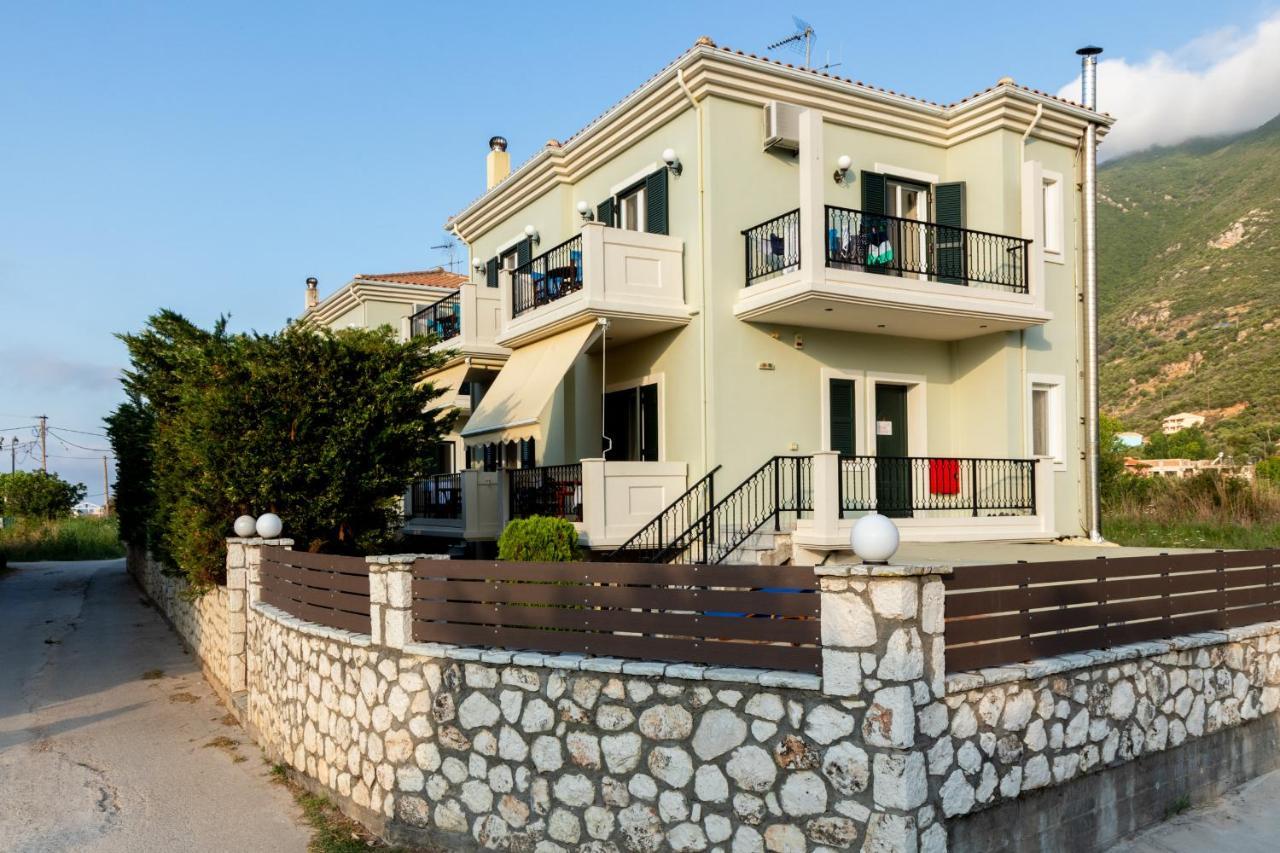 Santa Emelia Aparthotel Vasiliki  Bagian luar foto
