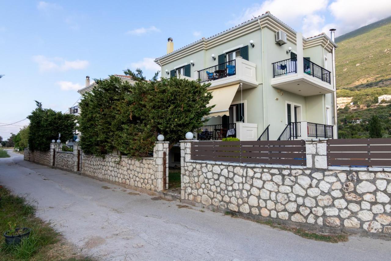 Santa Emelia Aparthotel Vasiliki  Bagian luar foto